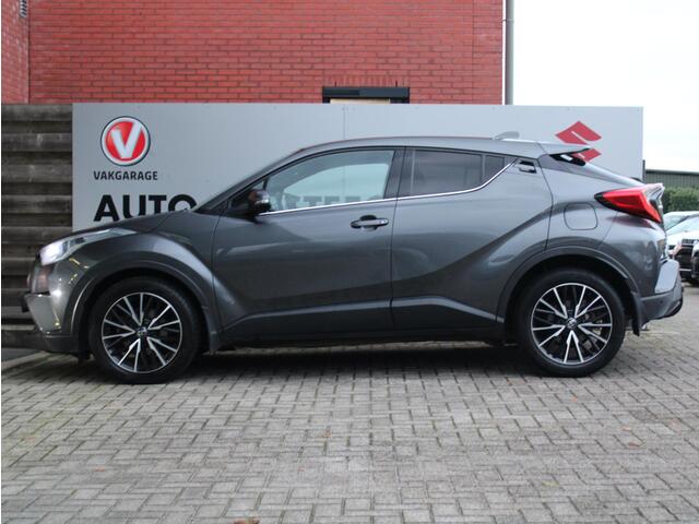 Toyota C-HR 1.2 Executive Parkeersensoren Voor en Achter, Achteruitrijcamera, Cruise Control Adaptief
