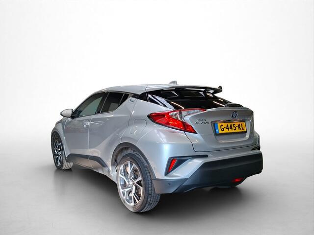 Toyota C-HR 1.8 Hybrid Style wpl planning 26-11, poetsen zelf en Mats foto's
