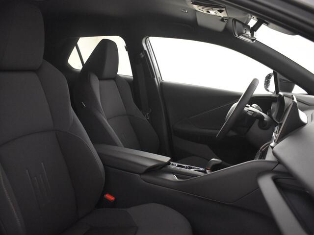 Toyota C-HR 2.0 PHEV 220 Dynamic | Groot Navi | Blindspot | Plug In