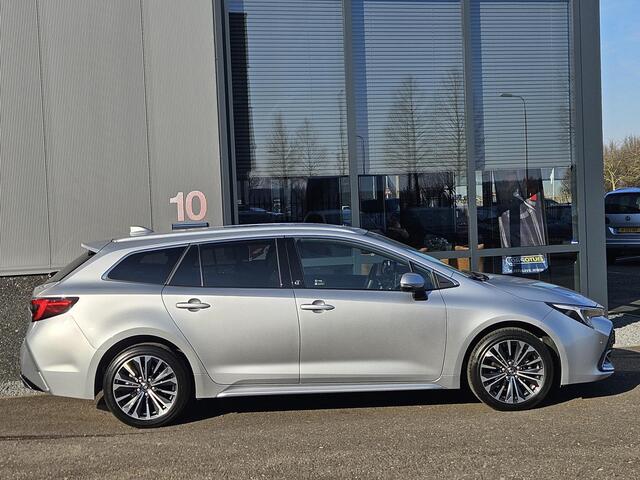 Toyota COROLLA Hybrid 140PK TEAM D 18DKM, GROOT SCHERM, WINTERPAKKET,