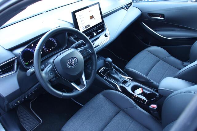 Toyota COROLLA Hybrid 140PK TEAM D 18DKM, GROOT SCHERM, WINTERPAKKET,