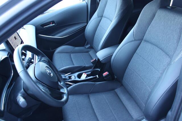 Toyota COROLLA Hybrid 140PK TEAM D 18DKM, GROOT SCHERM, WINTERPAKKET,