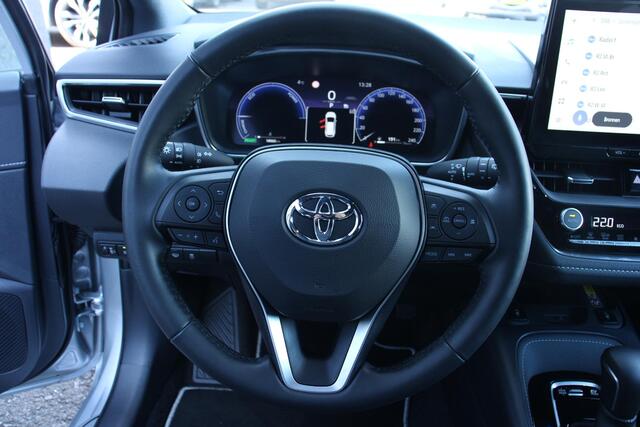 Toyota COROLLA Hybrid 140PK TEAM D 18DKM, GROOT SCHERM, WINTERPAKKET,