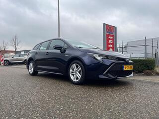 toyota-corolla-touring-sports-1.8-h