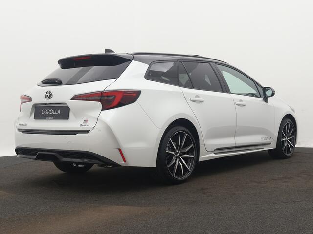 Toyota COROLLA Touring Sports Hybrid 180 GR Sport | Black pack | Bi-Tone | Panoramadak | Dodehoekdetector |
