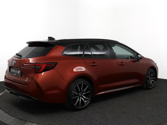 Toyota COROLLA Hybrid 140 GR Sport | Adaptive Cruise Control | Apple Carplay | Android Auto | Achteruitrijcamera | Panaoramadak | Parkeersensoren |