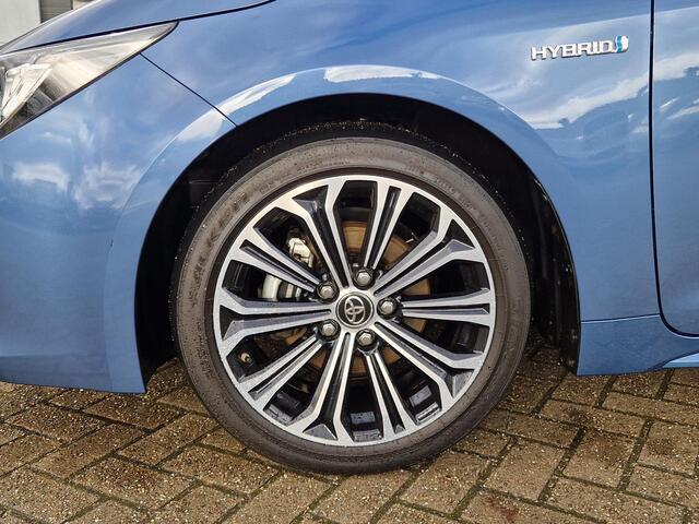Toyota COROLLA 1.8 Hybrid Dynamic Navigatie / Climate Control / Camera Achter / Cruise Control Adaptief