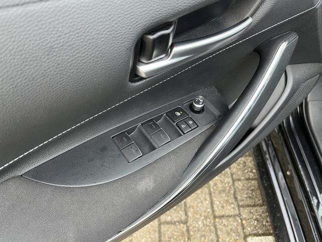 Toyota COROLLA Touring Sports 1.2 Turbo Active , Navigatie full map, trekhaak, org NL en 1e eigenaar