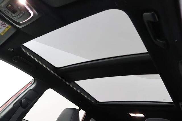 Toyota COROLLA Cross Hybrid 200 Executive | Panoramadak | Lederen Bekleding | Panoramic View | Meest Complete Uitvoering |