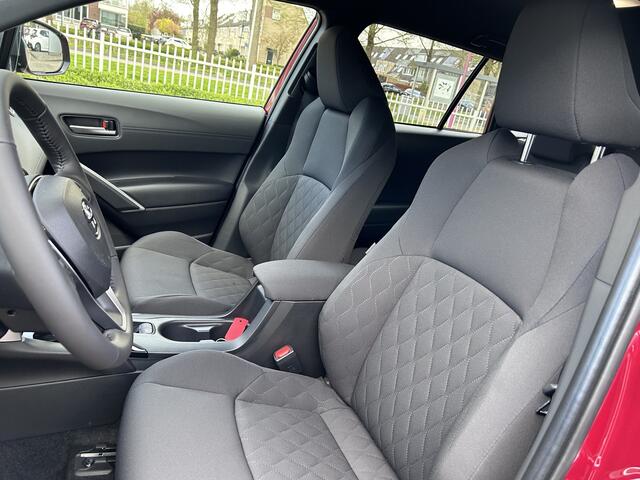 Toyota COROLLA Cross Hybrid 140 Style Elektrische achterklep, Apple/Android, Dodenhoekdetectie , All-in Rijklaarprijs