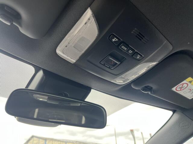 Toyota COROLLA Touring Sports 1.2 Turbo Active Nieuw geleverd, Navigatie, Trekhaak, 1300kg trekgewicht, Apple CarPlay & Android auto, Adaptieve cruise control, Achteruitrijcamera