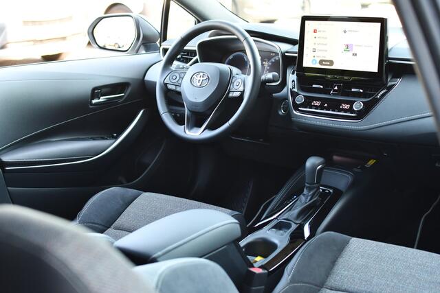 Toyota COROLLA Touring Sports Hybrid 180 Dynamic Automaat 178pk | Nieuw | Direct uit voorraad leverbaar! | MJ25 |