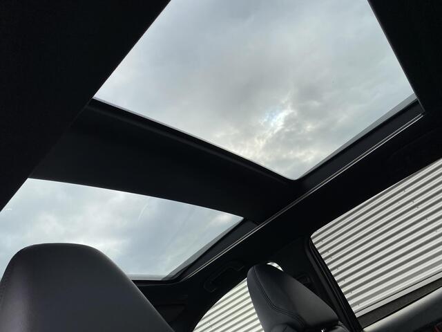 Toyota COROLLA Cross Hybrid 200 Executive Edition Panoramadak, Dodehoekdetectie, Parkeersensoren voor + achter, Elektrische achterklep, Led, Navi, Garantie t/m 2034!