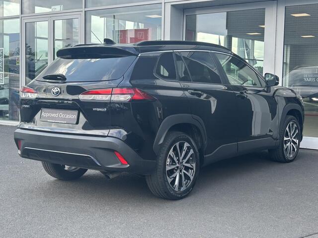 Toyota COROLLA Cross 2.0 High Power Hybrid Dynamic Navigatie, Elek. Achterklep, Smart key, Led, LMV, Privacy glass