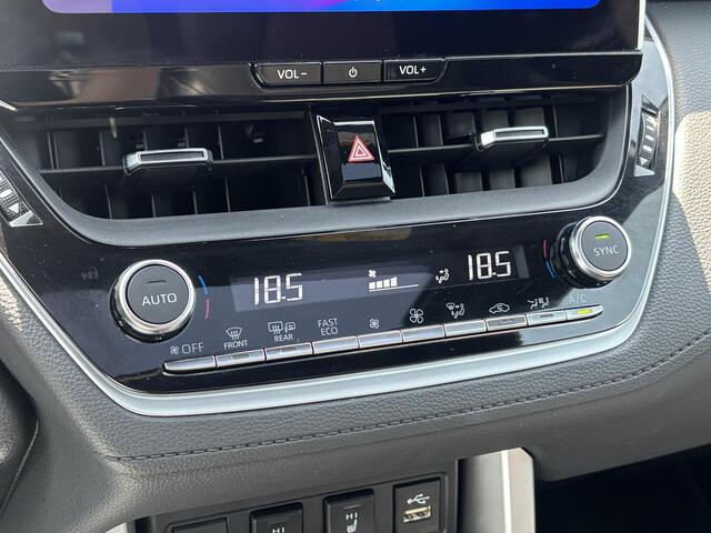 Toyota COROLLA Cross Style | All seasonbanden | Panoramadak | Half leder | Stoelverwarming | Parkeerhulp voor en achter | Toyota garantie tot 2034!