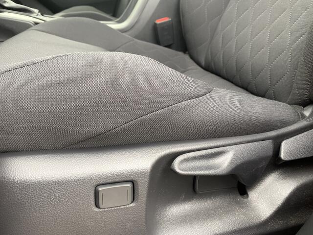 Toyota COROLLA Cross Hybrid 140 Style Limited Stoel Stuur Verwarming Parkeersensoren BSM Navi Carplay