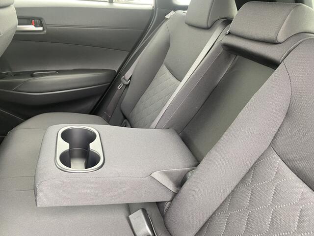 Toyota COROLLA Cross Hybrid 140 Style Limited Stoel Stuur Verwarming Parkeersensoren BSM Navi Carplay