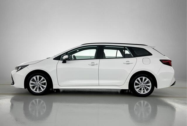 Toyota COROLLA Touring Sports Hybrid 140 Dynamic | Stoelverwarming | Navigatie | Parkeersensoren voor en achter | Facelift Model |
