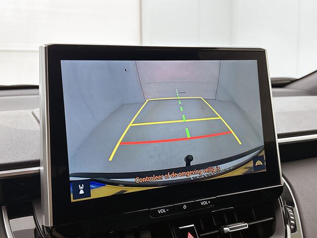 Toyota COROLLA Cross 2.0 High Power Hybrid First Edition | Navigatie | Blind Spot | Stoelverwarming | Elektrische Achterklep |
