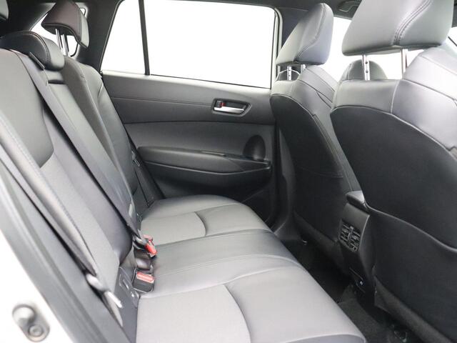 Toyota COROLLA Cross Hybrid 140 Style + Premium Pack II | 10 Jaar Garantie! | Stoelverwarming | Apple Carplay & Android Auto | Panoramadak |