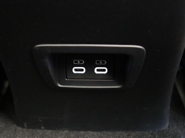 Toyota COROLLA Cross Hybrid 140 Style + Premium Pack II | 10 Jaar Garantie! | Stoelverwarming | Apple Carplay & Android Auto | Panoramadak |