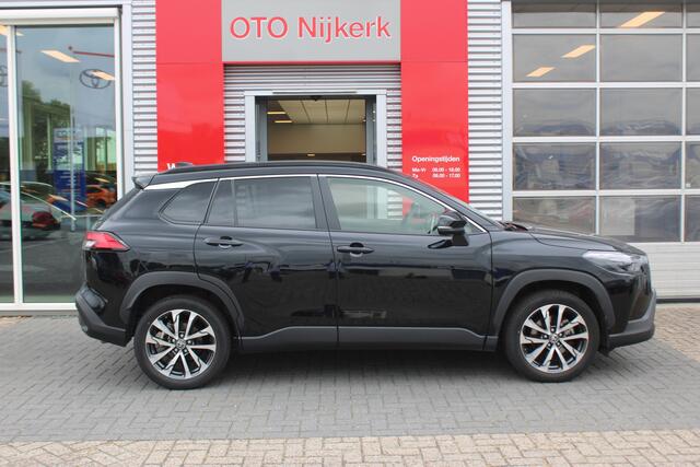 Toyota COROLLA Cross Hybrid 200 Style met stoel- en stuurverwarming