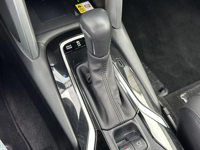 Toyota COROLLA Cross Hybrid 140 1.8 Executive edition All season banden | Panoramadak | Dodehoekdetectie | Parkeersensoren voor + achter | Elektrische achterklep | Led | Navi | Garantie t/m 2034!