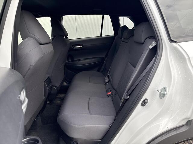 Toyota COROLLA Cross Hybrid 140 Dynamic **STOEL EN STUURWIELVERWARMING/ KEYLESS/ ADAPTIEVE CRUISE CONTROL/ 36 MAANDEN GARANTIE**