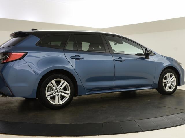 Toyota COROLLA 1.8 Hybrid Active BI-Tone | Carplay |Camera | All Seasons