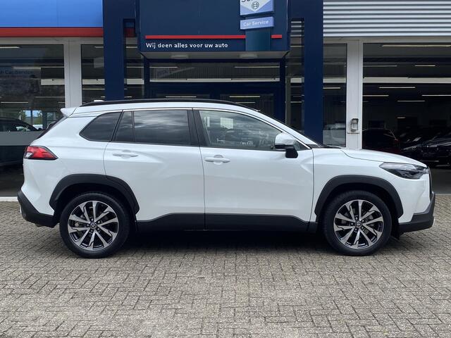 Toyota COROLLA Cross 2.0 High Power Hybrid First Edition / NL-Auto / 1-Ste Eigenaar / Dealer-Onderhouden / Automaat / Keyless / Half-Leder / LED / DAB / Apple-Carplay & Android-Auto / Navi / Camera / Stoelverwarming / Adaptieve Cruise-Control / Elektrische Achterklep / 