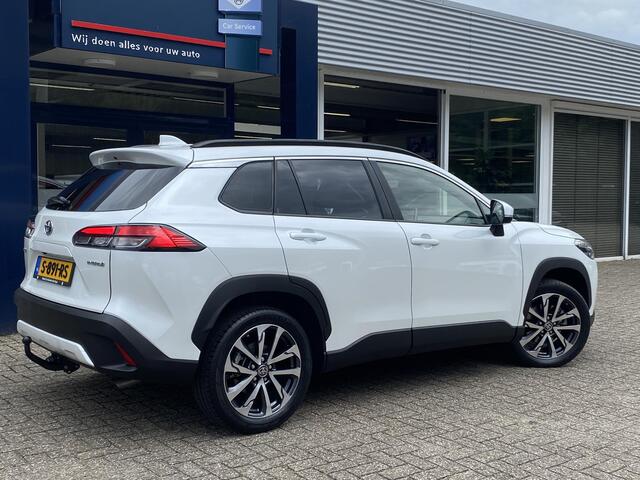 Toyota COROLLA Cross 2.0 High Power Hybrid First Edition / NL-Auto / 1-Ste Eigenaar / Dealer-Onderhouden / Automaat / Keyless / Half-Leder / LED / DAB / Apple-Carplay & Android-Auto / Navi / Camera / Stoelverwarming / Adaptieve Cruise-Control / Elektrische Achterklep / 