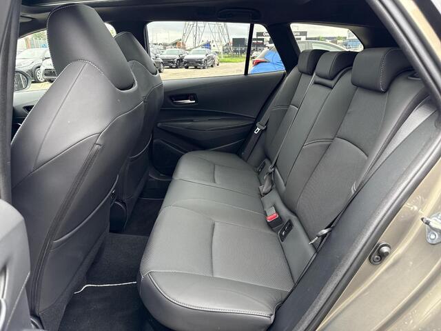 Toyota COROLLA Touring Sports Hybrid 200 Premium **PANORAMA DAK/ HEAD-UP DISPLAY/ TREKHAAK/ NAVIGATIE/ 36 MAANDEN GARANTIE**