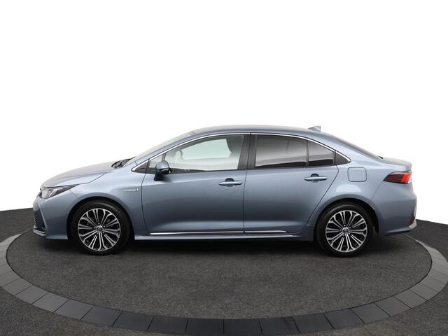 Toyota COROLLA 1.8 Hybrid First Edition Sedan | Navigatie | Trekhaak | Parkeercamera |