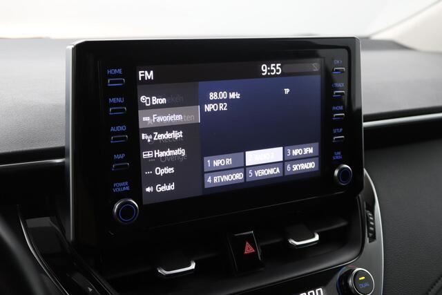 Toyota COROLLA 1.8 Hybrid First Edition Sedan | Navigatie | Trekhaak | Parkeercamera |