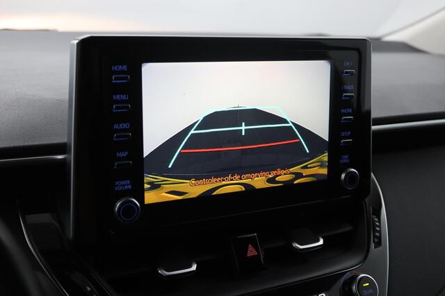Toyota COROLLA 1.8 Hybrid First Edition Sedan | Navigatie | Trekhaak | Parkeercamera |