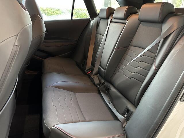 Toyota COROLLA Touring Sports 1.8 Hybrid Executive STOELVERWARMING | ACHTERUITRIJCAMERA | PARKEERSENSOREN VOOR-/ACHTER | BLIS