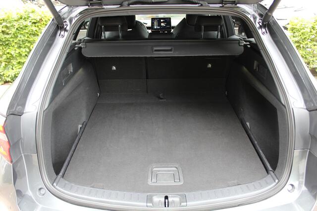 Toyota COROLLA Touring Sports 1.8 Hybrid GR-Sport Bi-Tone | Rijklaar | Nwe Type | Navi | Apple/Android | Clima | Stoelverwarming | Cruise
