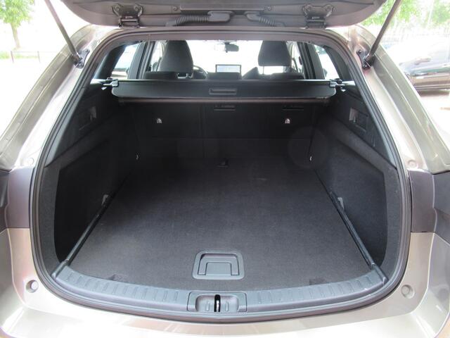 Toyota COROLLA Touring Sports Hybrid 140 Active | Clima-Airco | Android Auto | Parkeercamera | Incl. BOVAG Garantie | Trekhaak | Virtual Cockpit |