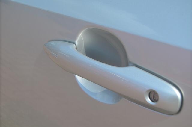 Toyota COROLLA Touring Sports 2 kleuren Executive trekhaak gar.