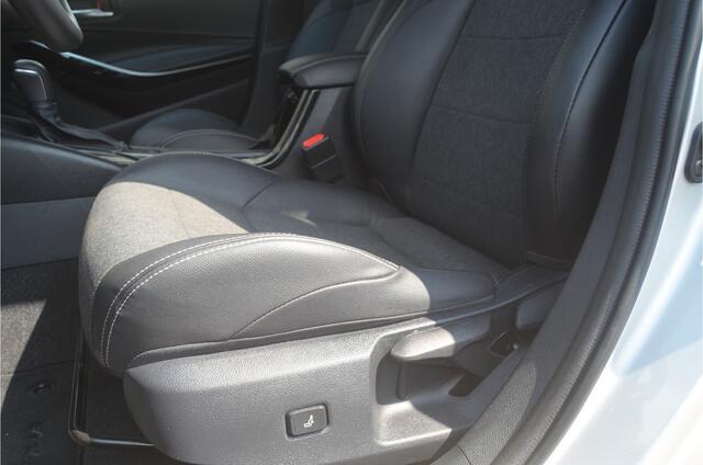 Toyota COROLLA Touring Sports 2 kleuren Executive trekhaak gar.