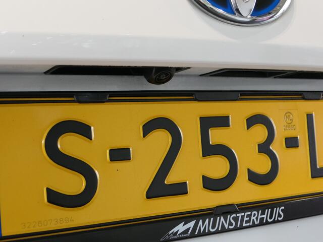 Toyota COROLLA Touring Sports 1.8 Hybrid Dynamic *AUTOMAAT* - Dakrails, navi, cruise, bluetooth