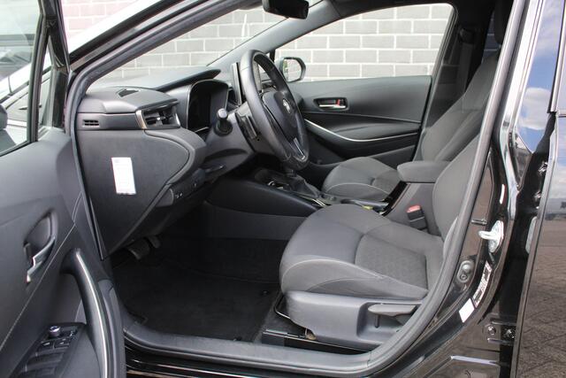 Toyota COROLLA Touring Sports 2.0 Hybrid First Edition / Carplay / Navigatie / N.A.P.