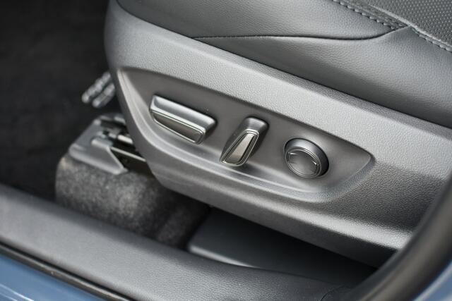 Toyota COROLLA Cross Hybrid 180 Executive Automaat 180pk | Leder | JBL Premium Sound | Cloud Navigatie | 360 graden camera |