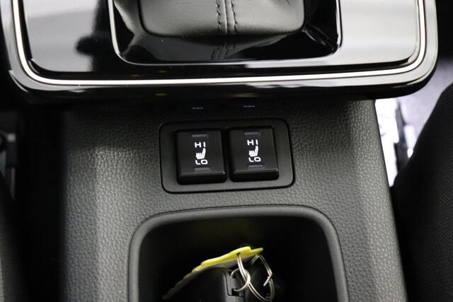 Toyota COROLLA Cross Hybrid 140 Dynamic, Apple Carplay/Android Auto, BSM, Sensoren, Stoel & Stuurverwarming!