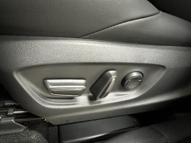 Toyota COROLLA Cross Hybrid 180 Executive | Leder | Pano | JBL | Camera |