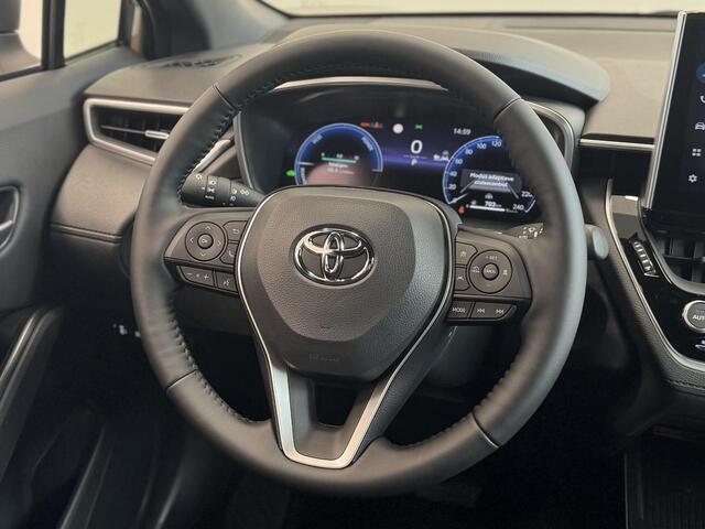 Toyota COROLLA Cross Hybrid 180 Dynamic MJ25 | nieuw op voorraad | Elektr. klep | Dodehoek sensor | Stoel-stuur verw. |