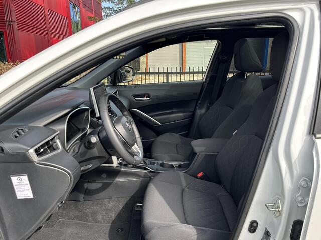 Toyota COROLLA Cross Style + AWD