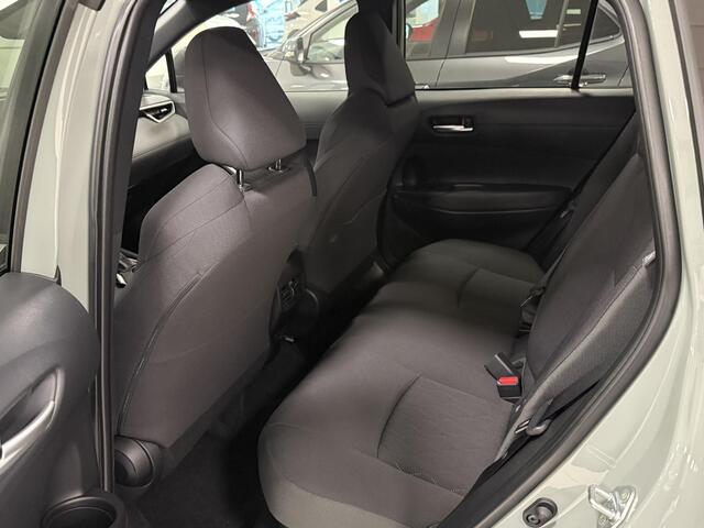 Toyota COROLLA Cross Hybrid 200 Dynamic Direct leverbaar!