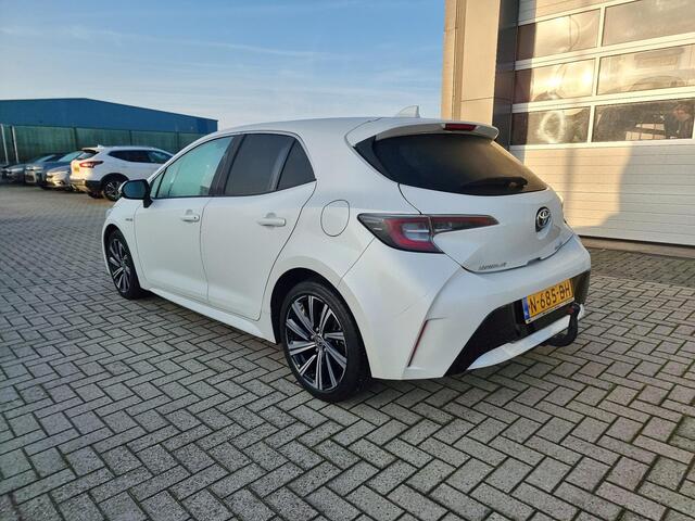 Toyota COROLLA 1.8 Hybrid Dynamic | Apple CarPlay / Android Auto navigatie | Trekhaak | Achteruitrijcamera |