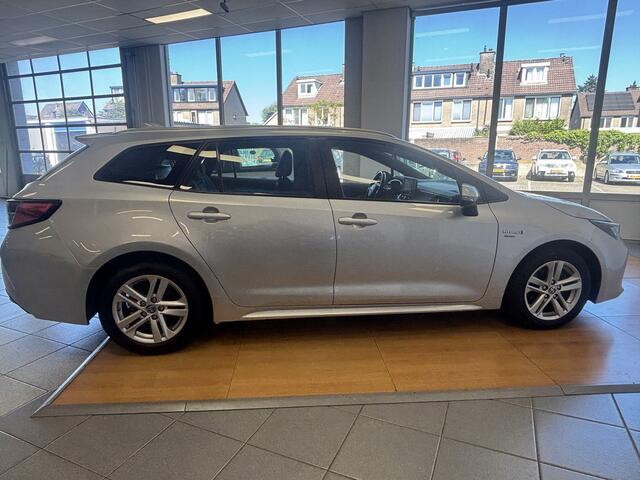 Toyota COROLLA Touring Sports 1.8 Hybrid CARPLAY - NAVI - CAMERA -